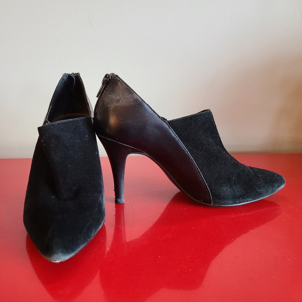 Black suede/leather 3" ankle booties w/zipper in back